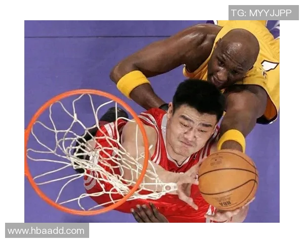 姚明在比赛中展现不同脸色的精彩瞬间与背后故事解析