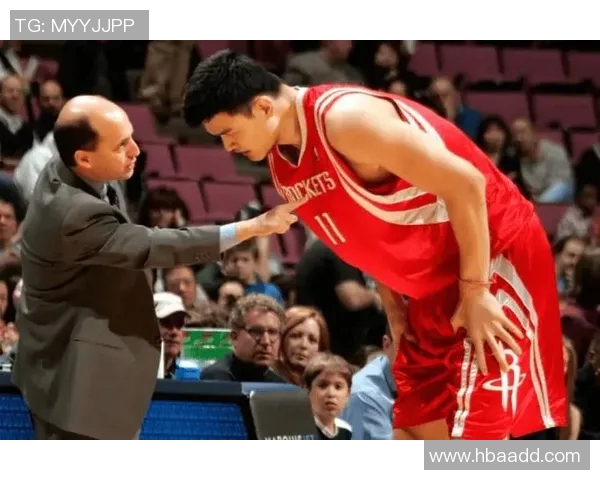 热火裁判姚明引发争议球迷热议裁判判罚与比赛公正性