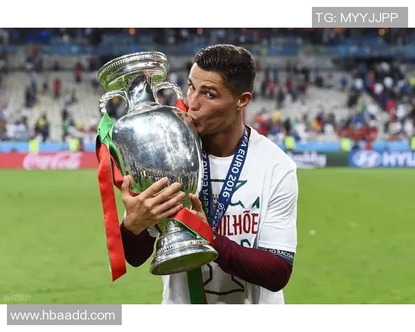 足球明星的绝技揭秘：从梅西的过人到C罗的任意球技巧解析